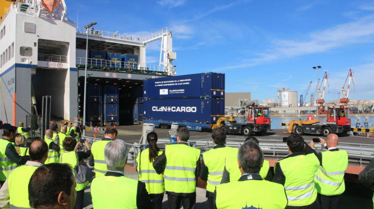 El Puerto de Santander acogi&oacute; el 25 de octubre de 2015 la primera operativa de CLdN en el Puerto de Santander. Foto J.P.