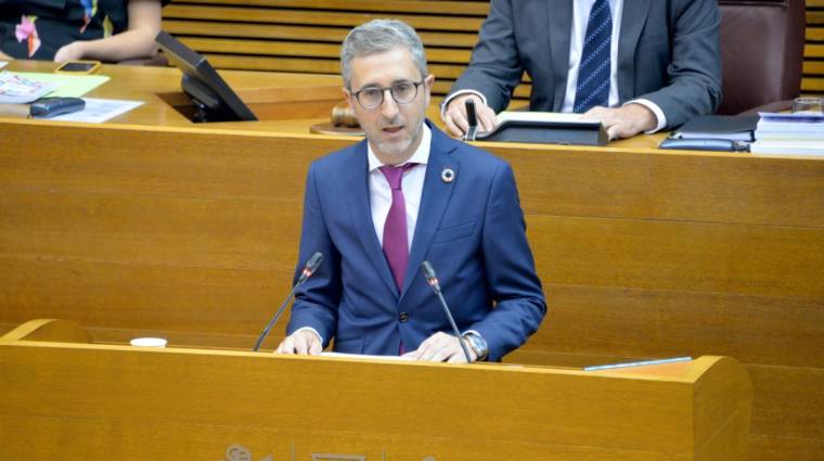 El conseller de Pol&iacute;tica Territorial, Obras P&uacute;blicas y Movilidad, Arcadi Espa&ntilde;a, en un momento de su comparecencia.