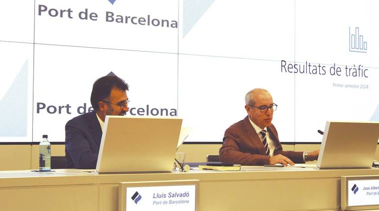 Lluís Salvadó, presidente de la AP de Barcelona y José Alberto Carbonell, director general del Port de Barcelona, en la presentación del balance de resultados de tráficos e inversiones de Port de Barcelona del primer semestre de 2024. Foto C.C.