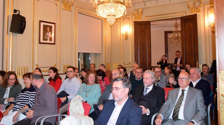 Presentación del libro “Ensayos Aduaneros. 10 problemas de CLASIFICACIÓN MERCEOLÓGICA-ARANCELARIA en los que la INTELIGENCIA ARTIFICIAL no te puede ayudar”