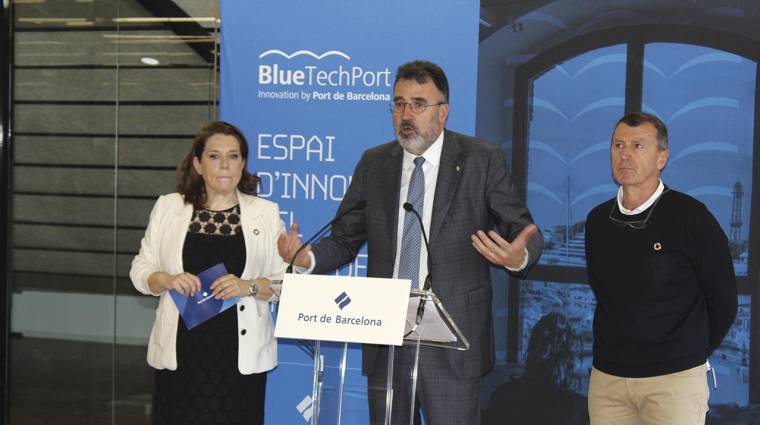 Emma Cobos, directora de Innovación y Estrategia de negocio; Lluís Salvadó, presidente de Port de Barcelona; y Carles Anglada, director general de WTC Barcelona. Foto M.V.