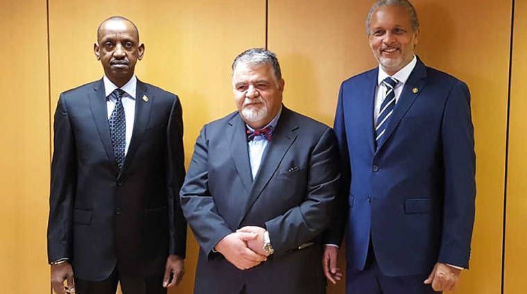 Antonio M. Padr&oacute;n, recibi&oacute; la distinci&oacute;n del gobierno de Senegal.