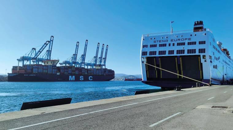 El tráfico de contenedores entre enero y abril alcanza los 1,58 millones de teus (+3,6%), de los que el 9,1% fueron contenedores llenos de import/export (+3,5%).