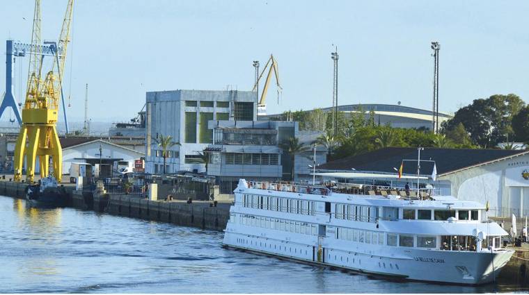 El buque “La Belle de Cadix” visita de nuevo la ciudad onubense, con 140 pasajeros a bordo de nacionalidad francesa principalmente, y 34 tripulantes.