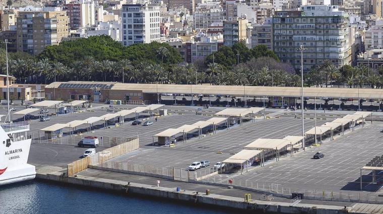 Zona del muelle Ribera I del Puerto de Almería que albergará la instalación fotovoltaica.
