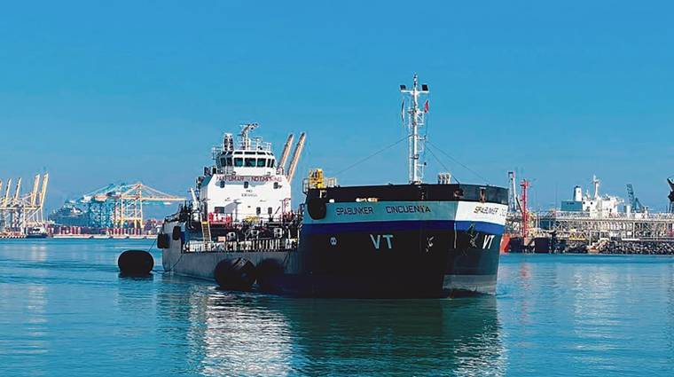 Cepsa ha completado cuatro entregas de HVO a través de Glander International Bunkering a un crucero en el Puerto de Barcelona.