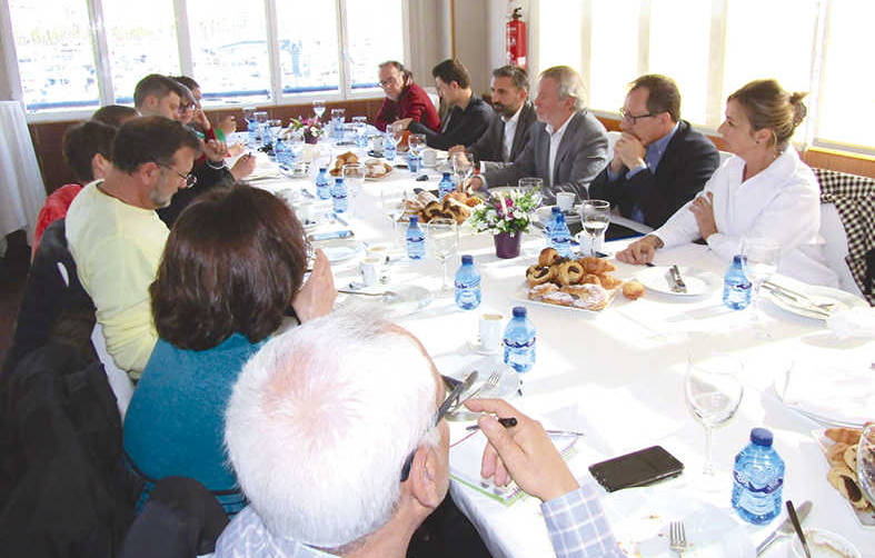 El presidente del Puerto de Alicante, Juan Antonio Gisbert, se reuni&oacute; ayer con los medios de comunicaci&oacute;n.