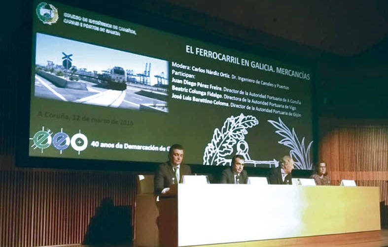 Desde ka izquierda: Jos&eacute; Luis Barettino, director de la AP de Gij&oacute;n; Juan Diego L&oacute;pez Freire, director de la AP de A Coru&ntilde;a; Carlos N&aacute;rdiz, del Colegio de Ingenieros, Canales y Puertos de Galicia; Beatriz Colunga, directora de la AP de Vigo.