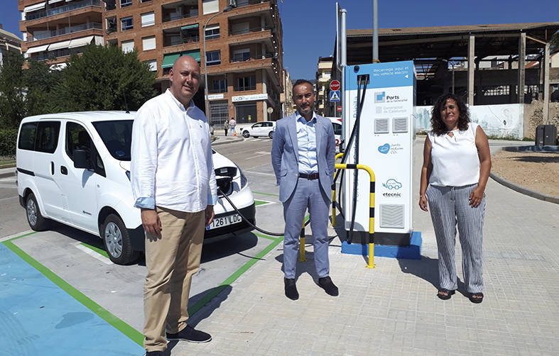 Jos&eacute; Caparr&oacute;s, alcalde de San Carlos de la R&aacute;pita; Joan Pere G&oacute;mez, director general de Ports de la Generalitat, y Lidia Pino, la directora de los servicios territoriales de Territorio y Sostenibilidad en les Terres de l&#039;Ebre.