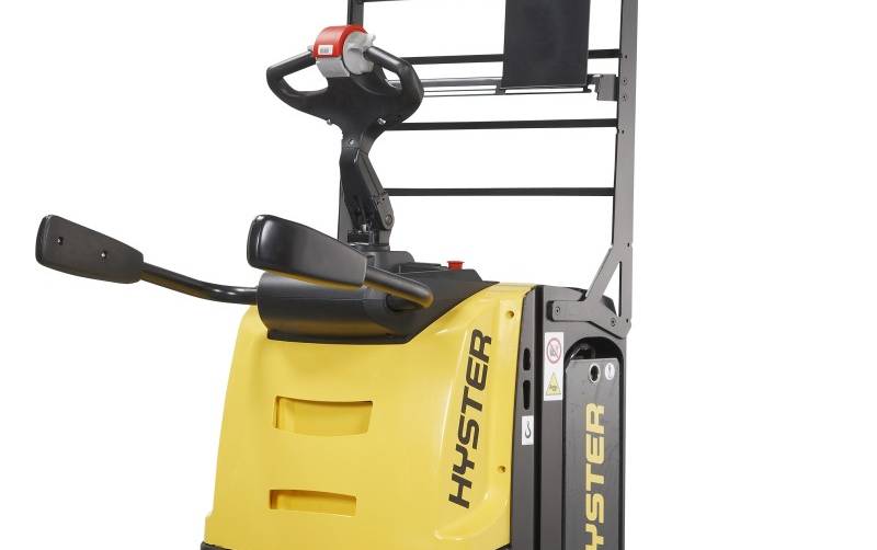 Hyster Europe lanza una transpaleta con plataforma y opci&oacute;n de bater&iacute;a de iones de litio