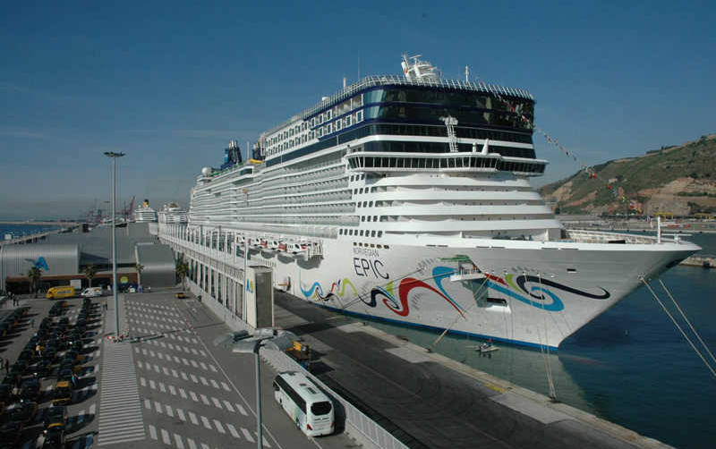 Barcelona ser&aacute; puerto hub de los viajes trasatl&aacute;nticos del &quot;Norwegian Epic&quot; en 2014