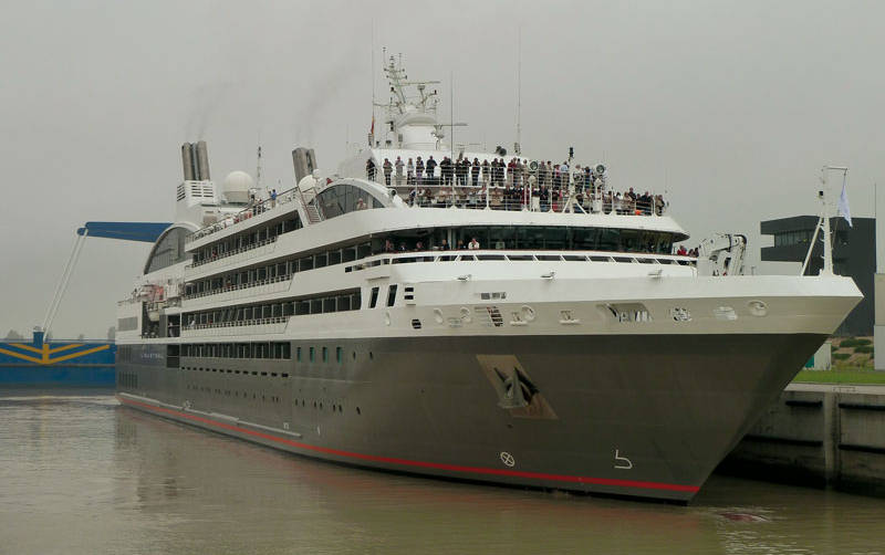 El crucero &quot;L&acute;Austral&quot; escala por primera vez en el Puerto de Sevilla