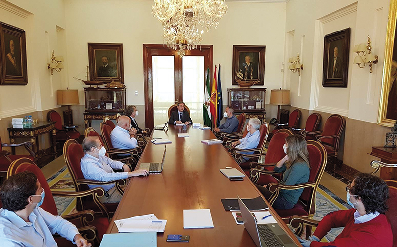 Primera reuni&oacute;n presencial de la Autoridad Portuaria de Sevilla para preparar un plan de inversiones post Covid-19.