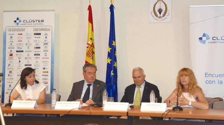 Ana Isabel Torres Pontes, jefa de la Sección de Empleo de la UPM; Antonio Crucelaegui Corvinos, director de la ETS de ingenieros Navales de la UPM; Fernando Robledo de Miguel, director técnico del CME y Nuria Martín Piris, adjunta al vicerrector para Alumnos, Prácticas Externas y Empleabilidad de la UPM.