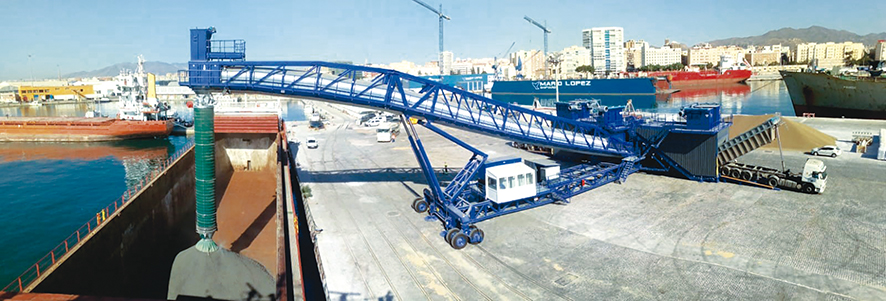 La cinta ecol&oacute;gica transportadora de cl&iacute;nker de FYM-HeidelbergCement carga su primer barco en M&aacute;laga