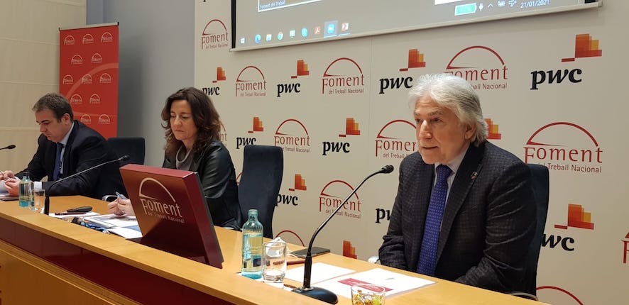 Nacho Marull, socio responsable de PwC a Catalunya; Merc&egrave; Conesa, presidenta de la Autoridad Portuaria de Barcelona (APB), y Josep S&aacute;nchez, presidente de Foment del Treball.