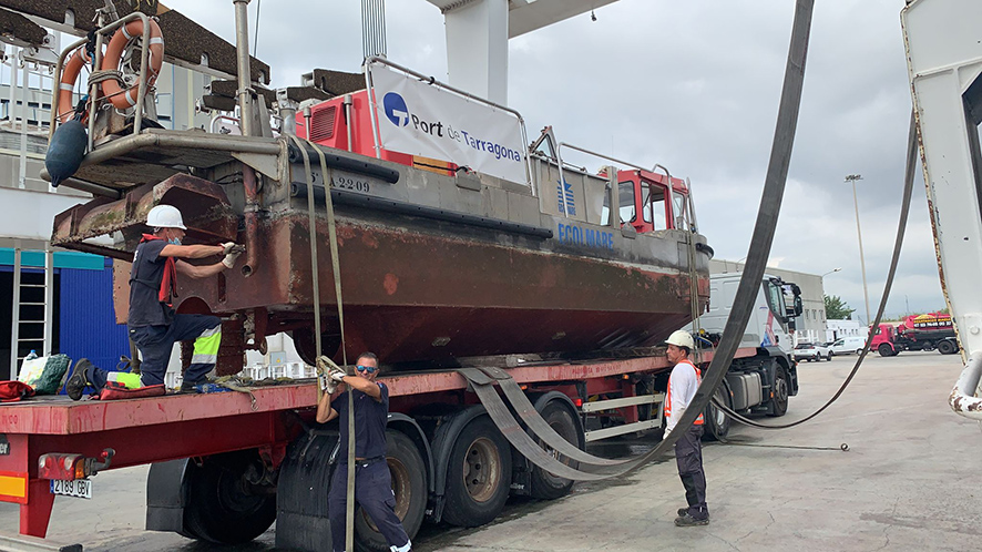 Port de Tarragona cede el &quot;Pel&iacute;cano&quot; a Alcanar para las tareas de limpiezas