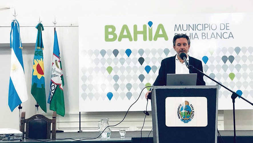 Miguel Gar&iacute;n durante su conferencia en Bah&iacute;a Blanca (Argentina).