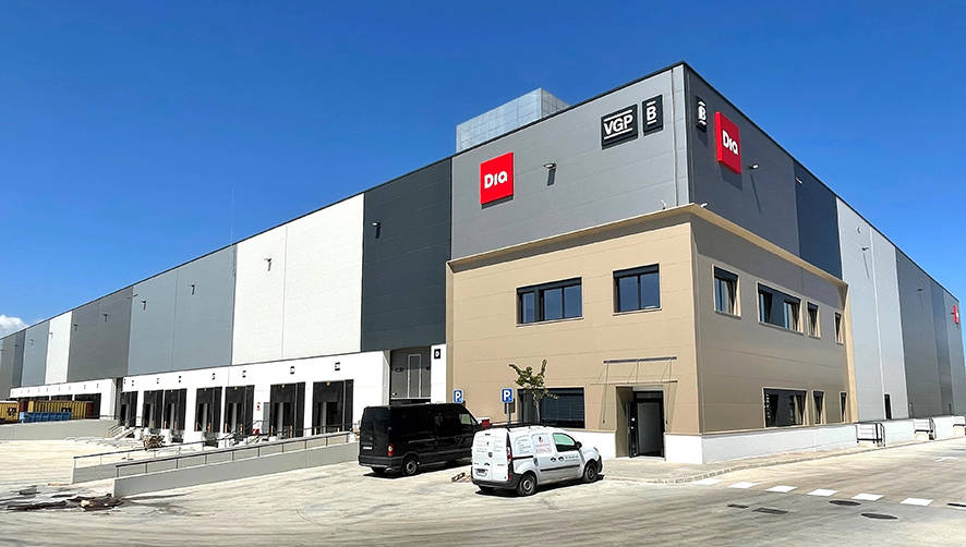 VGP Park estrena parque log&iacute;stico en Valencia Cheste con la entrega de su primera nave a D&iacute;a Retail.