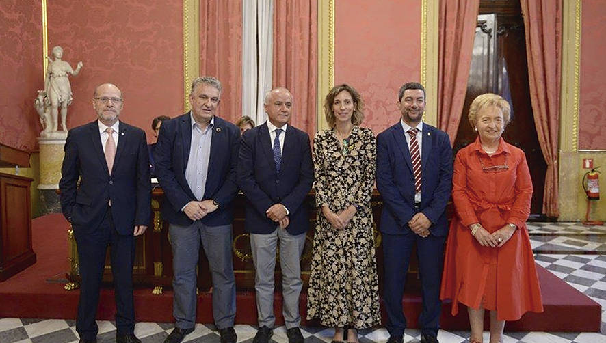 Joan Canadell, segundo por la derecha, nuevo presidente de C&aacute;maras de Catalunya.