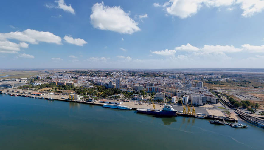 Imagen del Muelle de Levante del Puerto de Huelva.