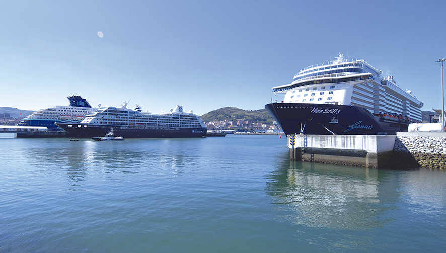 El &ldquo;Zenith&rdquo;, el &ldquo;Azamara Journey&rdquo; y el &ldquo;Mein Schiff 3&rdquo;, protagonizaron la triple escala en las instalaciones de Getxo.