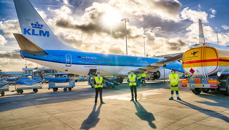 KLM realiza el primer vuelo de pasajeros con queroseno sintético sostenible.