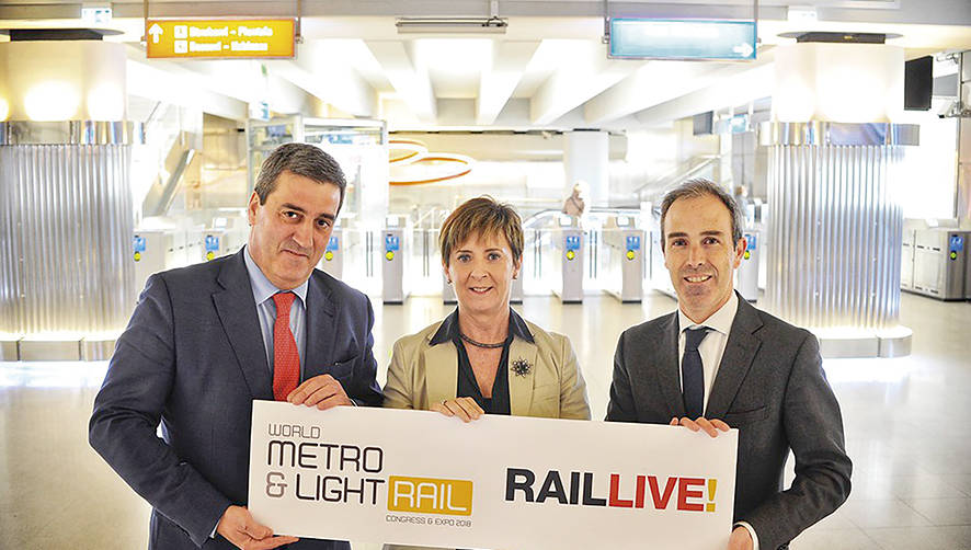 El presidente de Mafex, Pedro Fortea (dcha.) con la consejera de Desarrollo Econ&oacute;mico e Infraestructuras del Gobierno Vasco, Arantxa Tapia, y Xabier Bas&aacute;&ntilde;ez, director de Bilbao Exhibition Centre.