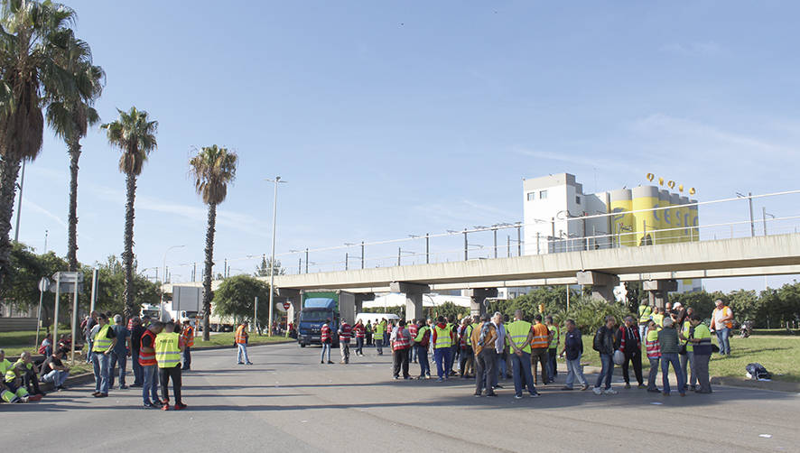 Los transportistas de Barcelona advierten de otra huelga si no llegan a un acuerdo con la patronal