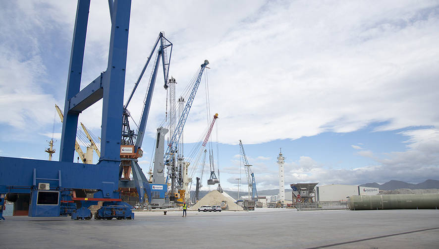 Los graneles s&oacute;lidos impulsan el crecimiento del tr&aacute;fico de Portcastell&oacute;