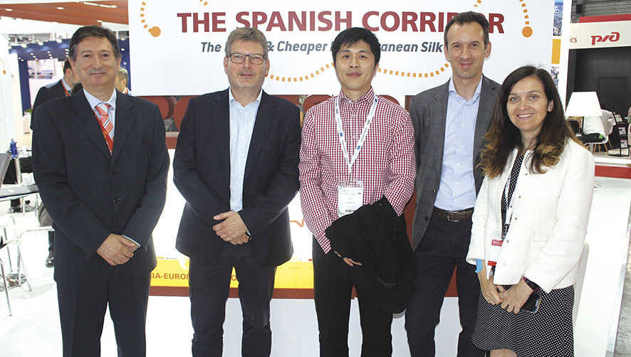 Desde la izquierda: Fernando Mu&ntilde;oz, director comercial del Puerto de Cartagena; Hans Tepper, director de Desarrollo de Negocio de Alfil Logistics; Heroes Ruan, responsable de director de Desarrollo de Negocio de Alfil Logistics en Asia; Andrea Romani, responsable comercial de Alfil Logistics; Anna Ar&eacute;valo, comercial manager del Puerto de Barcelona. Foto J.P.