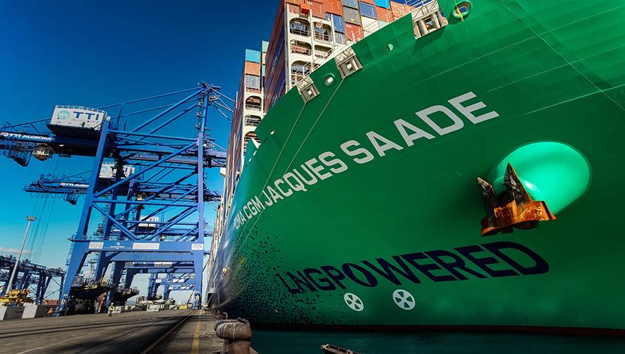 Imagen del &quot;CMA CGM Jacques Saadé&quot;, megaship propulsado por Gas Natural Licuado (GNL).