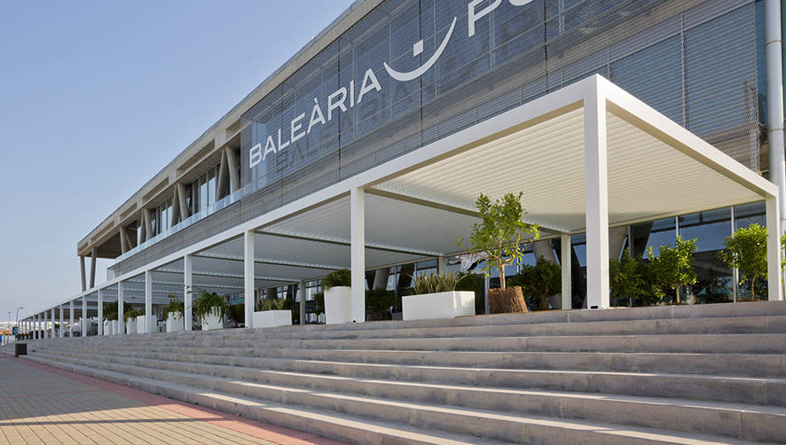 La sala de conferencias de la Estaci&oacute;n Mar&iacute;tima Bale&agrave;ria Port acoge la formaci&oacute;n.