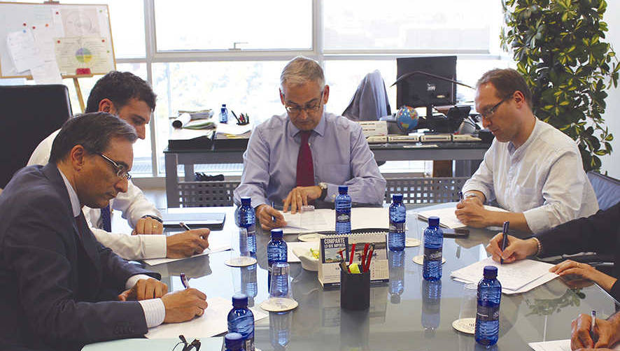 Un momento de la reuni&oacute;n celebrada el mi&eacute;rcoles entre responsables del Ministerio y la Generalitat.