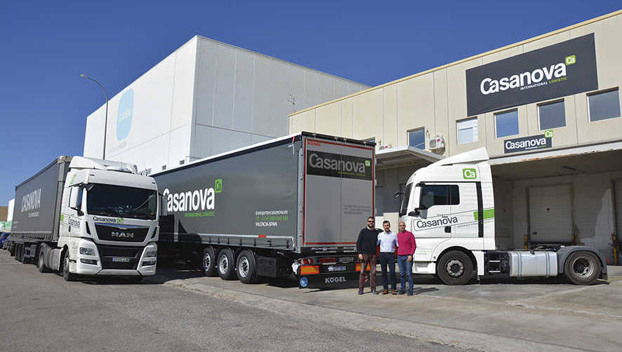 De izquierda a derecha: Juan Juli&aacute;n Pardo, gerente de PolarCube; Jos&eacute; Casanova, administrador de Transportes Casanova; y Jose Miguel Avil&eacute;s, director comercial de PolarCube. Foto Alba Prado.