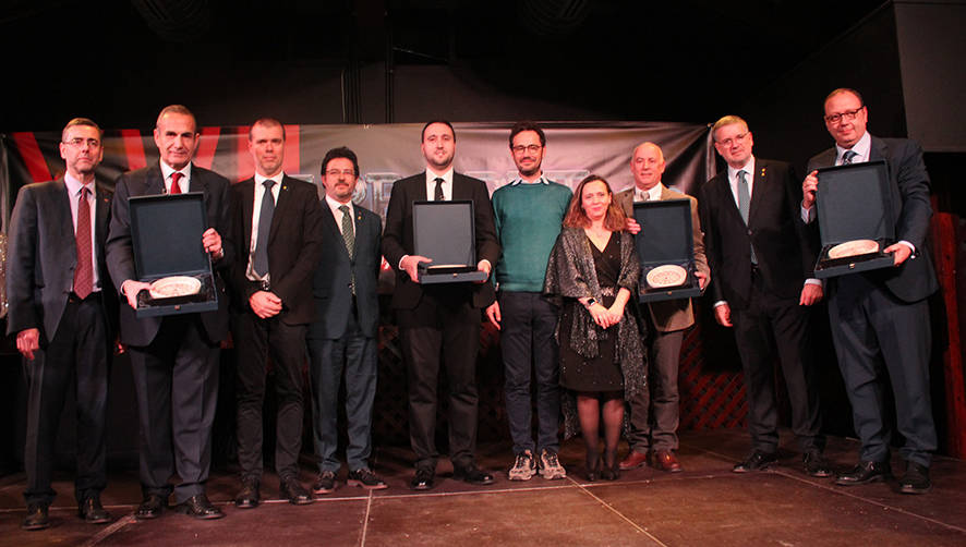 Carlos Arola, presidente de APPORTT; Francisco Naval, de Ars Alendi; Josep Maria Cruset, presidente del Port de Tarragona; Isidre Gav&iacute;n, secretario de Infraestructura y Movilidad; Ignacio Gerona, de Euroports; Pere Segura, alcalde de Vila-seca; N&uacute;ria Obiols, capitana mar&iacute;tima de Tarragona y vicepresidenta del Port de Tarragona; Juan Antonio Ram&iacute;rez; Pau Ricom&agrave;, alcalde de Tarragona, y Marcos Basante, de Global-talke. Foto J.C.S.