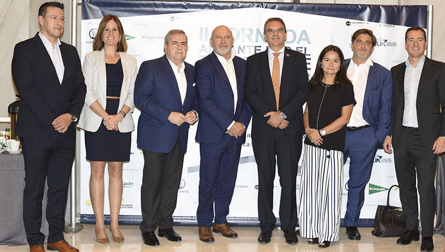 Representantes de la ATC. Desde la izquierda: Sergio Arevalo, Marina Campello, Fernando Tom&aacute;s, Carlos L&oacute;pez Bahillo, Francesco Balbi, Marisol de la Cuadra, Jose Sennacheribbo y Jorge Serrano.