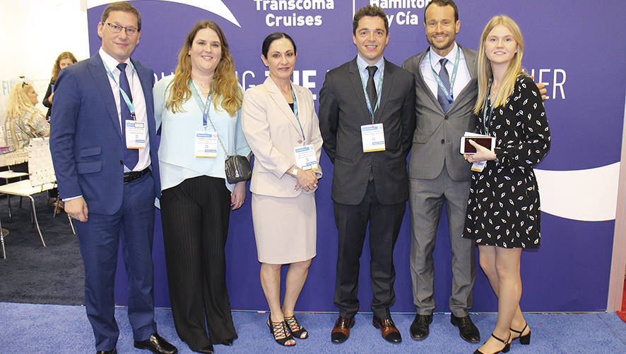 Juan Carlos N&uacute;&ntilde;ez, director general de Hamilton y C&iacute;a.; Lourdes Gamisans, land program manager de Transcoma Cruises; Olga Rodr&iacute;guez, managing director America de Transcoma Cruises; Alfonso Cordero, consejero delegado de Transcoma Shipping; Juan Ferrer, director general de Transcoma Shipping; e Irina Mazuryk, operativa de shorex. Foto E. Garc&iacute;a.