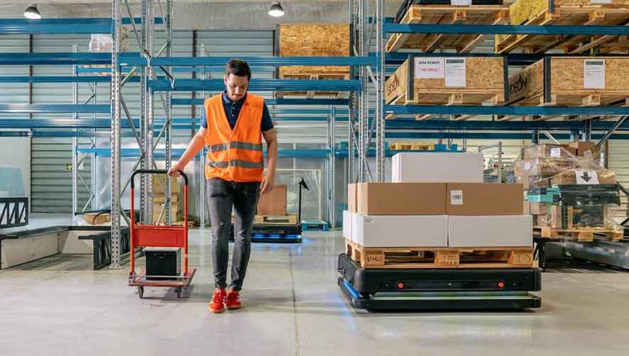 DB Schenker apuesta por la automatizaci&oacute;n de sus almacenes con robots aut&oacute;nomos&nbsp;