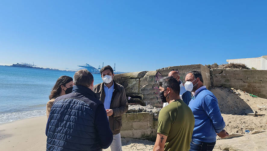 Visita al búnker de la Playa del Rinconcillo.