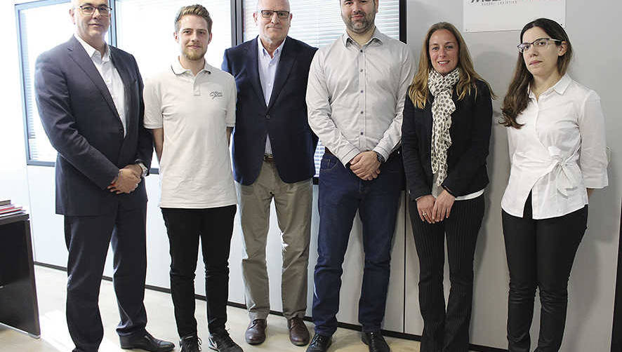 Agust&iacute;n Ju&aacute;rez, director del &Aacute;rea Mediterr&aacute;neo de Modaltrade; Gerard Herv&aacute;s, del departamento de Operaciones; Enric Bonet, departamento Comercial; Miguel &Aacute;ngel Garc&iacute;a, departamento de Operaciones; Silvia Mart&iacute;nez, responsable de A&eacute;reo, y Miriam Freixa, del departamento de Operaciones. Foto E. Garc&iacute;a.