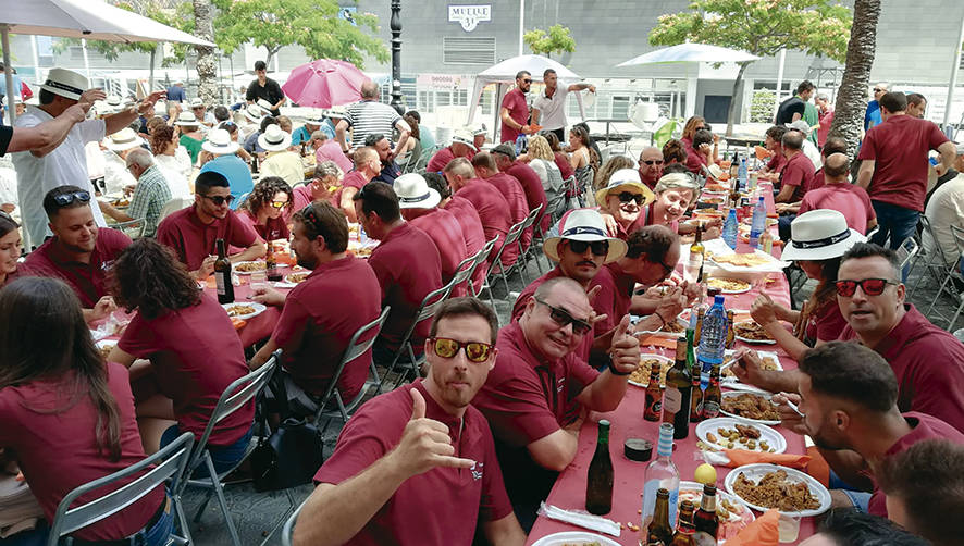 Ambiente festivo en las fiestas del Grao de Castell&oacute;n