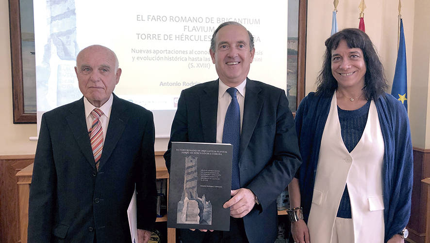 El Puerto de A Coru&ntilde;a edita un libro sobre la Torre de H&eacute;rcules