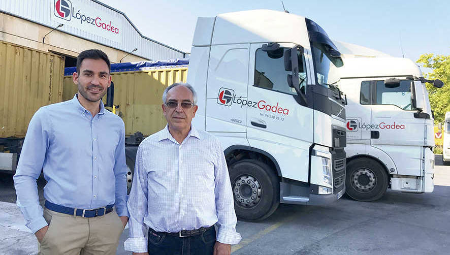 David L&oacute;pez, director, y Manuel L&oacute;pez, gerente, de Transportes L&oacute;pez Gadea. Foto Alba Garc&iacute;a.