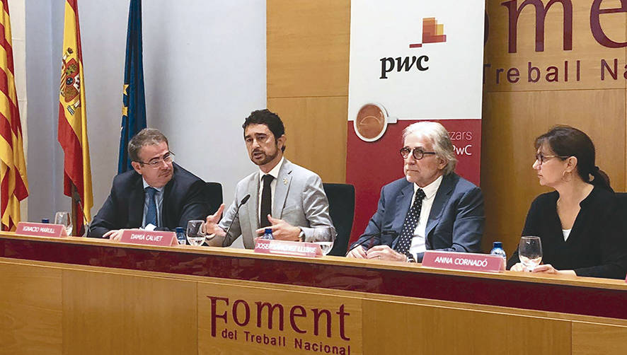 Ignacio Marull, responsable de PwC en Catalunya; Dami&agrave; Calvet, conseller de Territorio y Sostenibilidad; Josep S&aacute;nchez Llibre, presidente de Foment del Treball, y Anna Cornad&oacute; de la Comisi&oacute;n Asesora de Infraestrucuras.