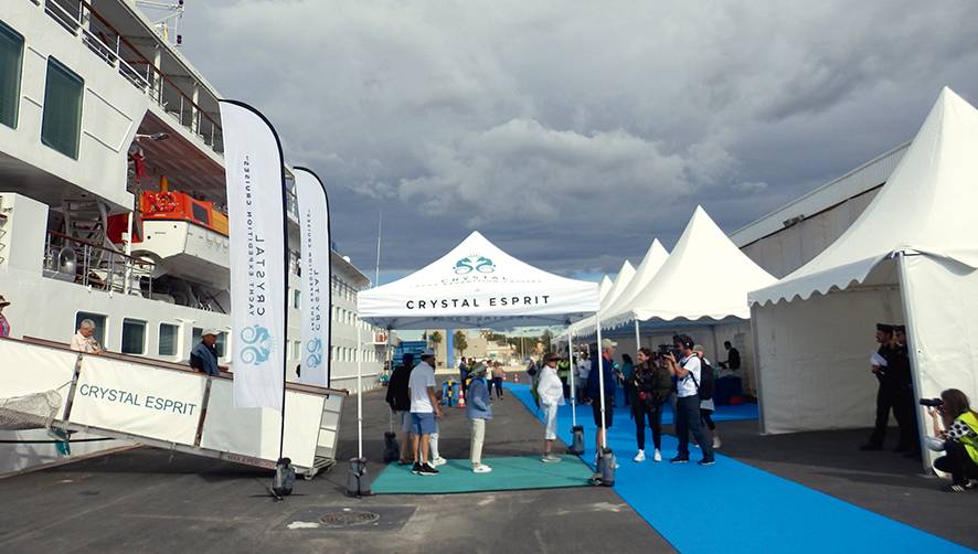 El crucero de lujo &ldquo;Crystal Esprit&rdquo; escala en PortCastell&oacute;