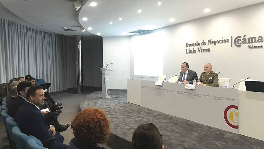 El presidente de C&aacute;mara Valencia, Vicente Morata, present&oacute; el informe de la ponencia elaborado por la C&aacute;mara para la elaboraci&oacute;n del programa UNEIX.