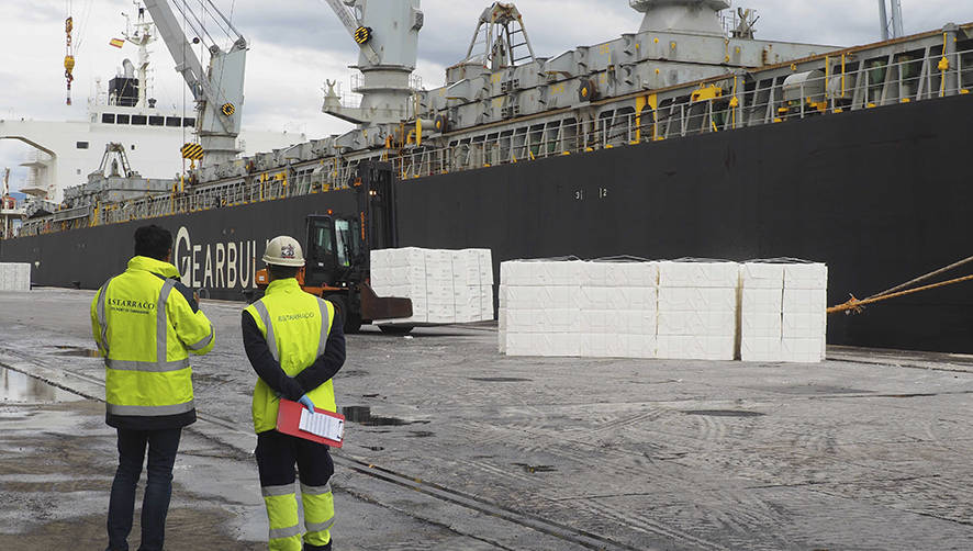 El Port de Tarragona registra la operativa de pasta de papel más grande de su historia.