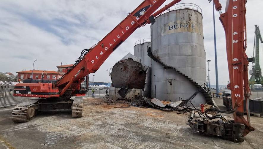 Comienza el desmantelamiento de los silos de Bunge Ib&eacute;rica en A Coru&ntilde;a