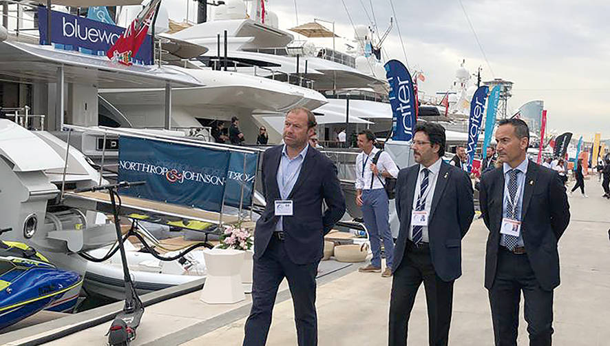 Ignacio Erroz, director general de OneOcean Port Vell; Isidre Gavin, presidente de Ports de la Generalitat, y Joan Pere G&oacute;mez, gerente.